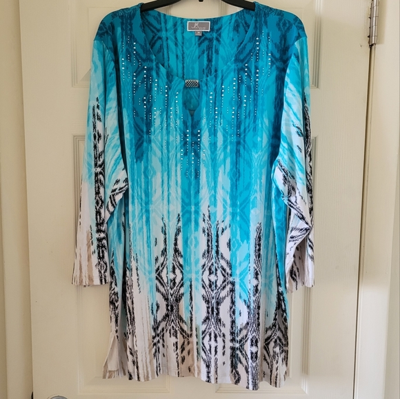 JM Collection Tops - JM Collection Woman 3X Tunic with Stunning Silver Embellishments